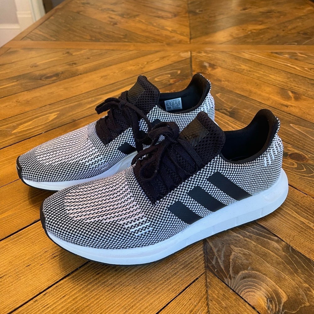 Adidas Swift Run